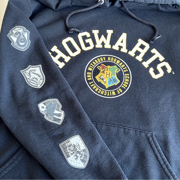Harry Potter Hogwart's Hooded Pullover Sweatshirt - Picture 9 of 13